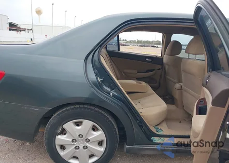 2004 Honda Accord 2.4 Lx z USA, uszkodzony, nr VIN 3HGCM56304G708736